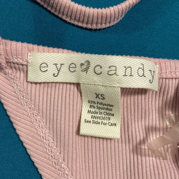 Eye candy Open back triangle pink crop top - Picture 2 of 3